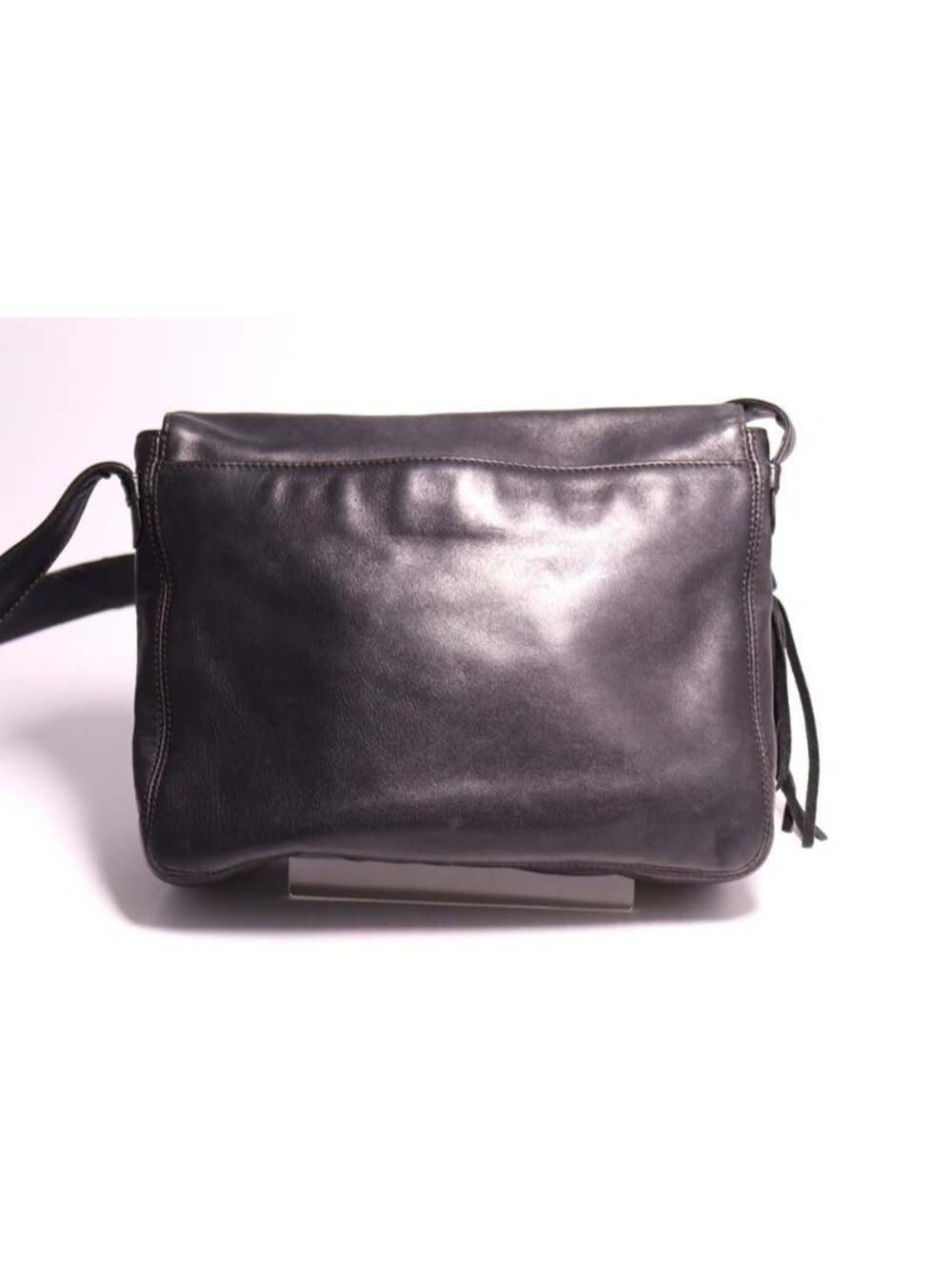 Chanel No 5 CC Logo Leather Shoulder Bag - Picture 2 of 10